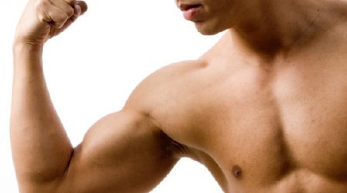 Обхват бицепса. Бицепс 40 см. Идеальные пропорции тела мужчины бодибилдинг. Какие бицепсы должны быть у мужчины. Внутренний бицепс.